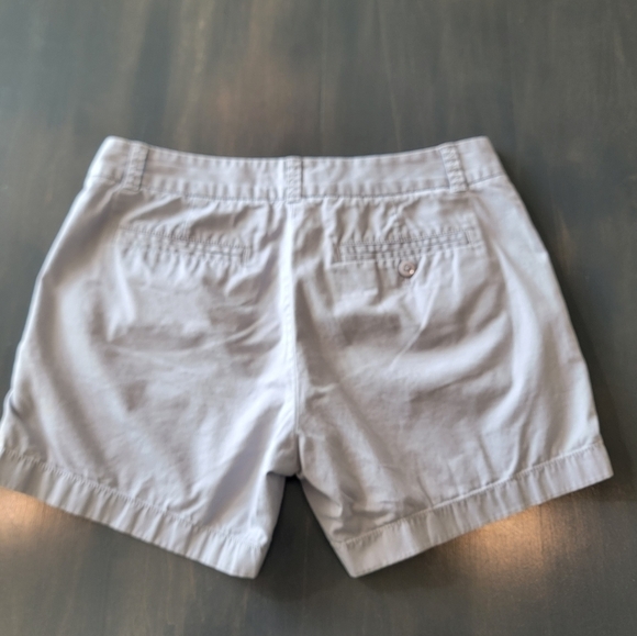 J. Crew Light Gray 100% Cotton Weathered Broken In Chino Shorts Size 4 - Picture 7 of 8